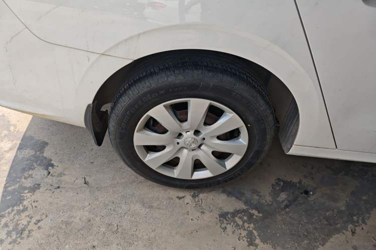 Used Peugeot 301 2018 1.6L Manual Comfort Edition Right Rear Wheel Hub