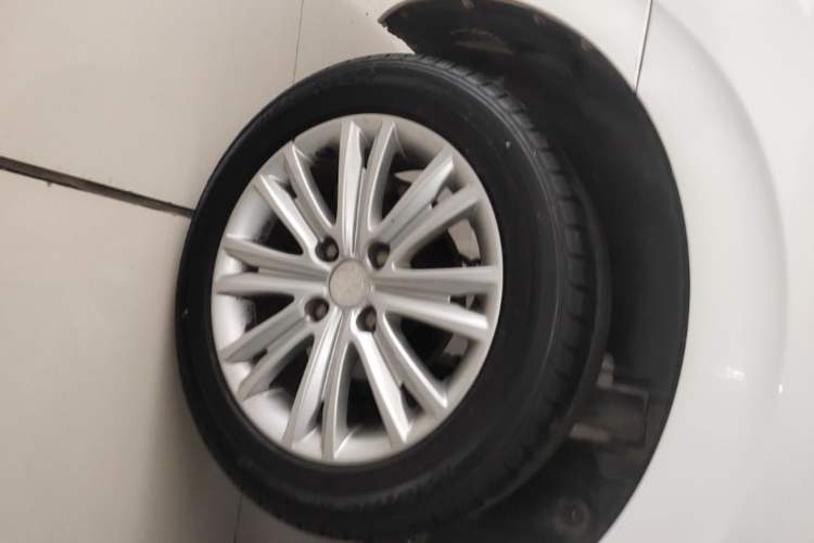 Used Peugeot 301 2018 1.6L Manual Comfort Edition Right Rear Wheel Hub