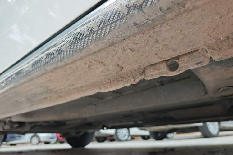 Used Peugeot 301 2018 1.6L Manual Comfort Edition Right Side Sill
