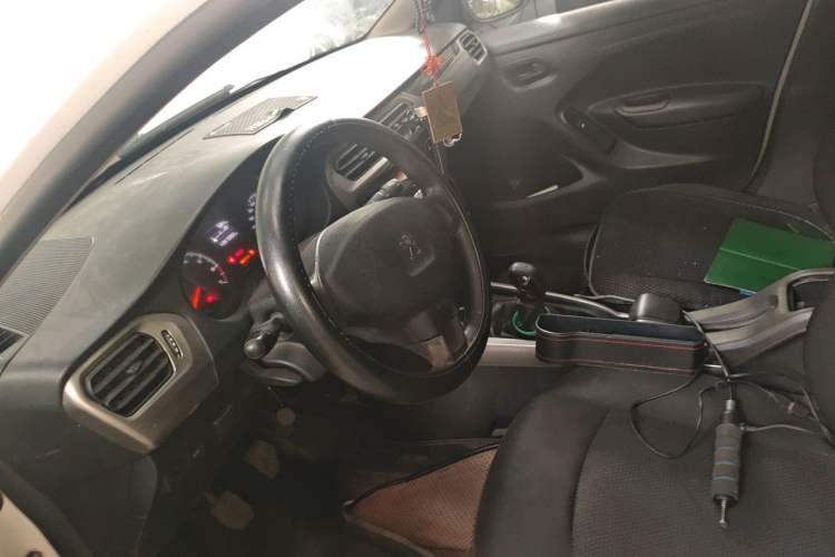 Used Peugeot 301 2018 1.6L Manual Comfort Edition Steering Wheel