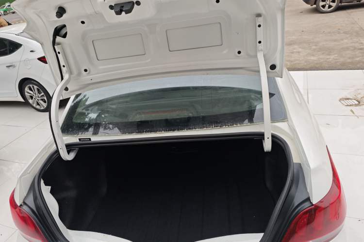 Used Peugeot 301 2018 1.6L Manual Comfort Edition Trunk