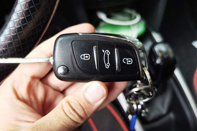 Used Peugeot 301 2018 1.6L Manual Comfort Edition Vehicle Key