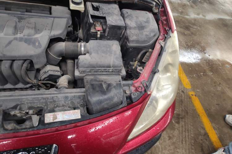 Used Peugeot 307 2005 SW 2.0 Engine Bay Left
