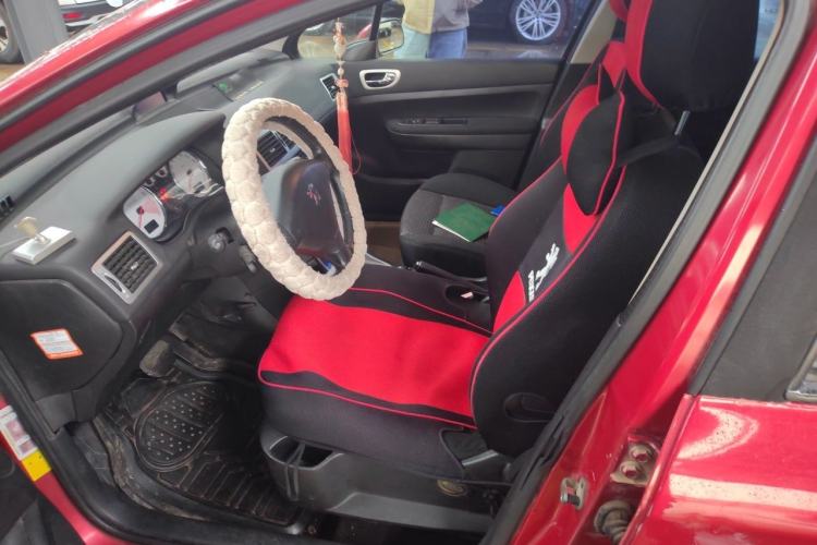 Used Peugeot 307 2005 SW 2.0 Left Front Seat