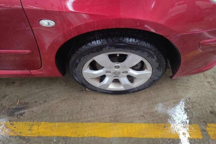 Used Peugeot 307 2005 SW 2.0 Right Front Wheel Hub