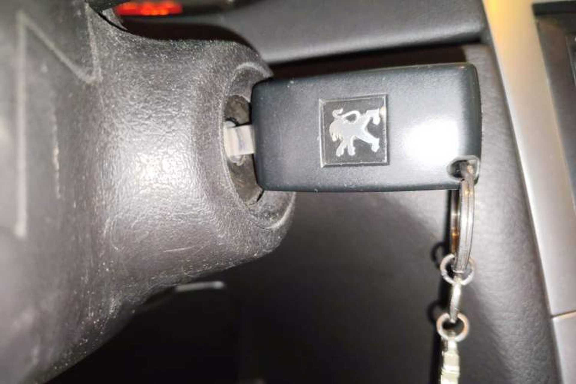 Used Peugeot 307 2006 2.0L Automatic Drive Version Vehicle Key
