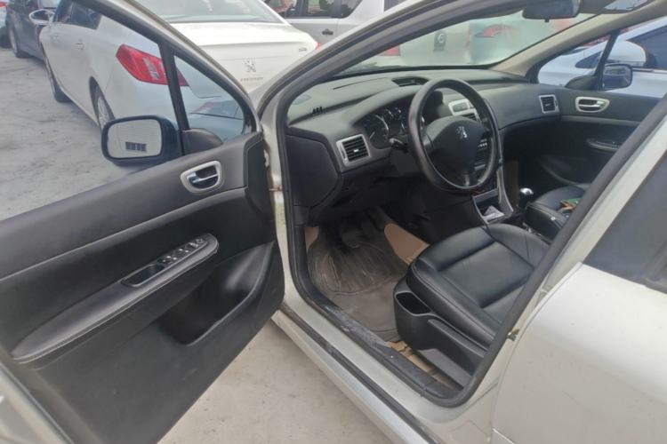 Used Peugeot 307 2007 Revised Version 2.0L Automatic Comfort Edition Driver Seat