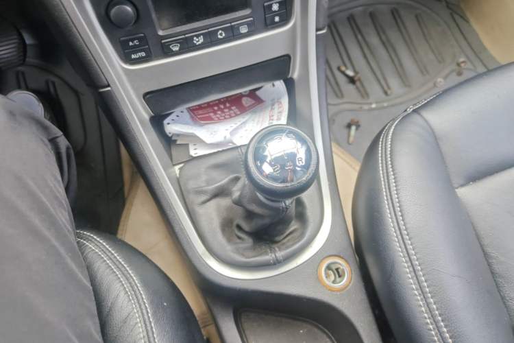 Used Peugeot 307 2007 Revised Version 2.0L Automatic Comfort Edition Gear Lever