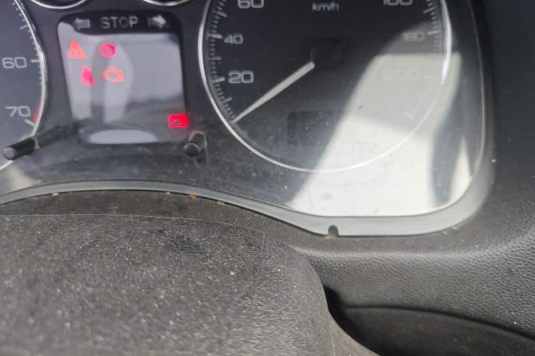 Used Peugeot 307 2007 Revised Version 2.0L Automatic Comfort Edition Odometer Close Up