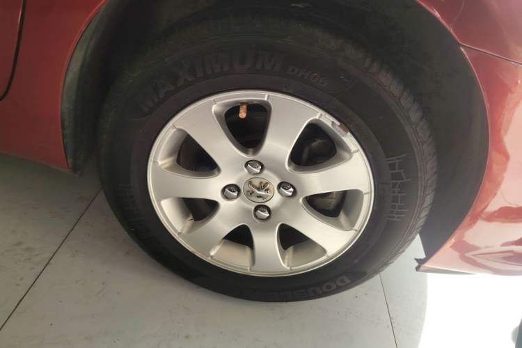 Used Peugeot 307 2007 Revised Version 1.6L Automatic Comfort Edition Right Front Wheel Hub
