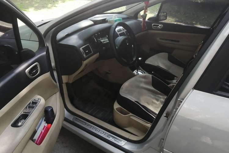 Used Peugeot 307 2007 Revised Version 2.0L Automatic Comfort Edition Driver Seat