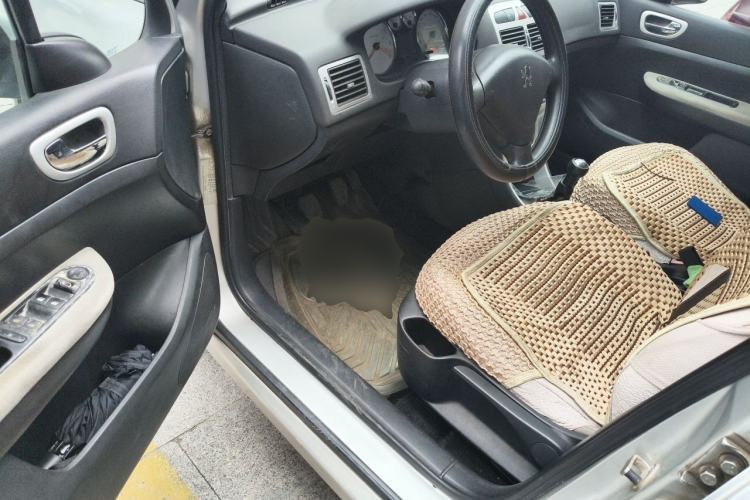 Used Peugeot 307 2007 Revised Version 1.6L Manual Luxury Edition Driver Seat