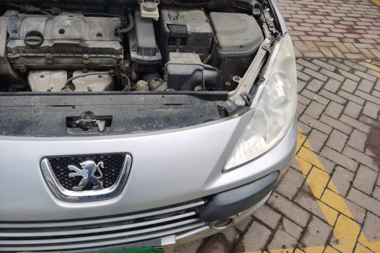 Used Peugeot 307 2007 Revised Version 1.6L Manual Comfort Edition Engine Bay Left