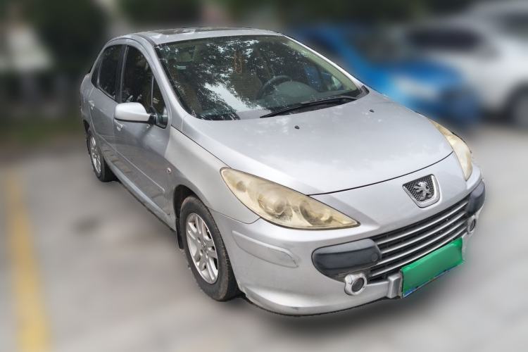 Used Peugeot 307 2007 Revised Version 1.6L Manual Luxury Edition Front Right 45 Deg