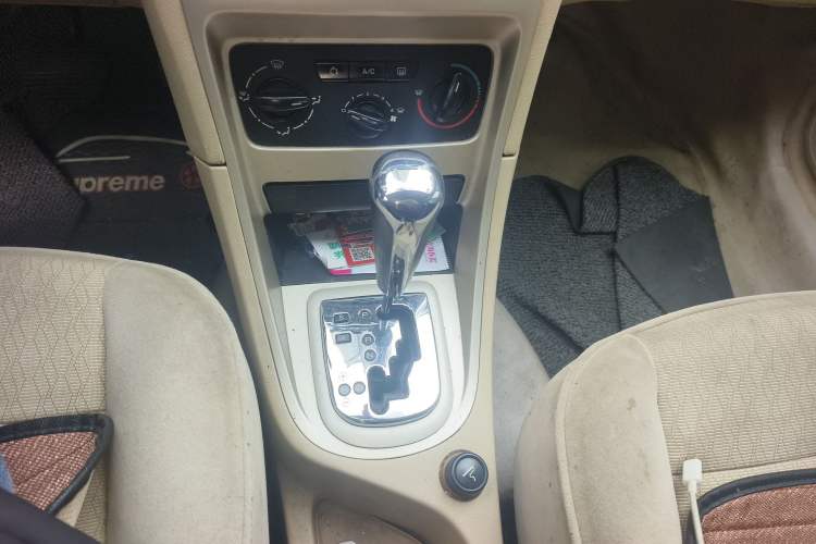 Used Peugeot 307 2007 Revised Version 1.6L Automatic Comfort Edition Gear Lever