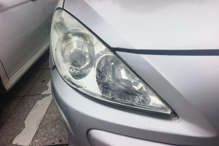Used Peugeot 307 2007 Revised Version 1.6L Automatic Comfort Edition Right Front Headlight