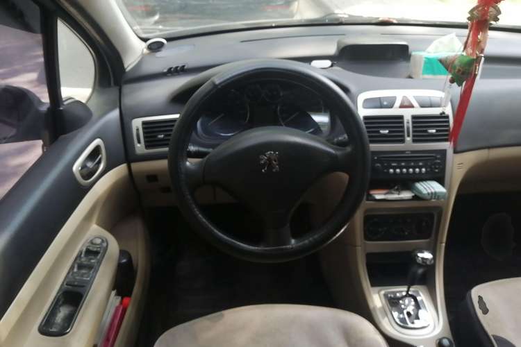 Used Peugeot 307 2007 Revised Version 2.0L Automatic Comfort Edition Steering Wheel