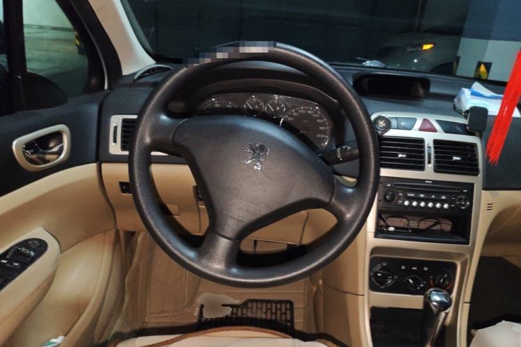 Used Peugeot 307 2007 Revised Version 1.6L Automatic Comfort Edition Steering Wheel