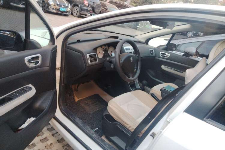 Used Peugeot 307 2007 Revised Version 1.6L Manual Comfort Edition Driver Seat