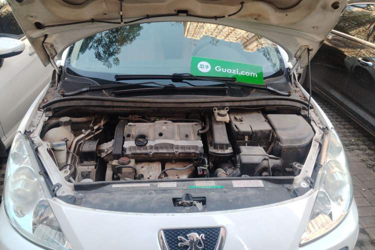 Used Peugeot 307 2007 Revised Version 1.6L Manual Comfort Edition Engine Bay