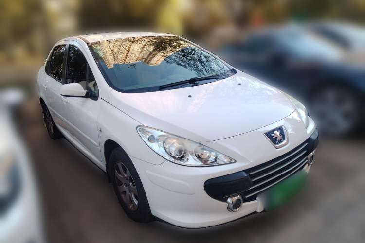 Used Peugeot 307 2007 Revised Version 1.6L Manual Comfort Edition Front Right 45 Deg