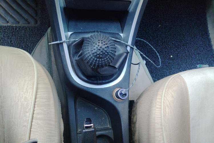 Used Peugeot 307 2007 Revised Version 1.6L Manual Comfort Edition Gear Lever