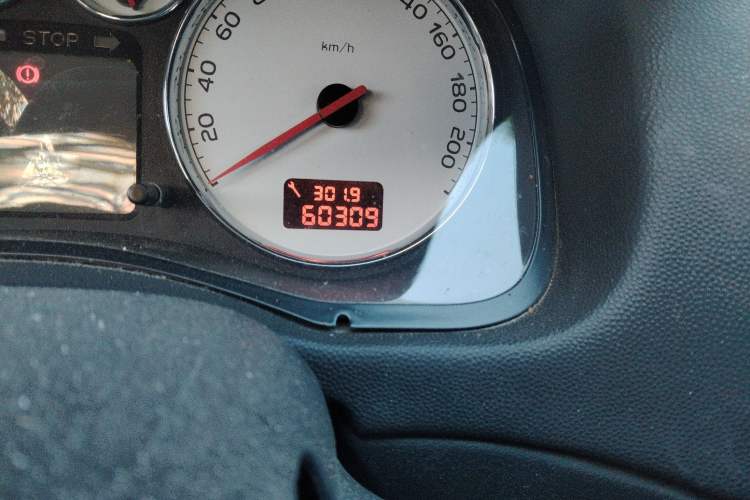 Used Peugeot 307 2007 Revised Version 1.6L Manual Comfort Edition Odometer Close Up