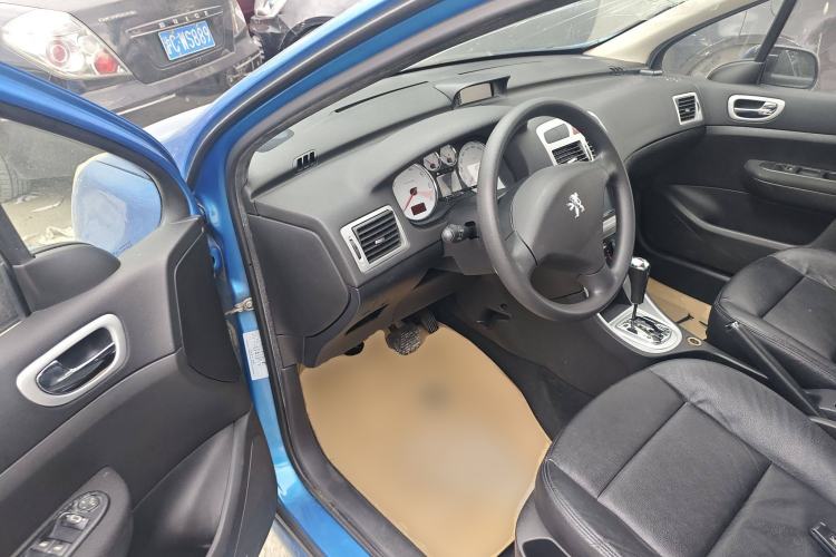 Used Peugeot 307 2008 Hatchback 1.6L Manual Deluxe Edition Driver Seat