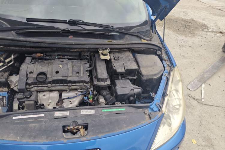 Used Peugeot 307 2008 Hatchback 1.6L Manual Deluxe Edition Engine Bay Left