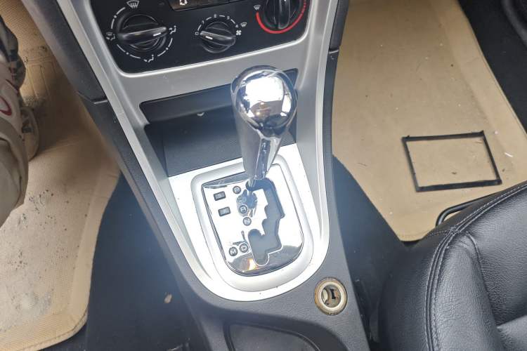 Used Peugeot 307 2008 Hatchback 1.6L Manual Deluxe Edition Gear Lever