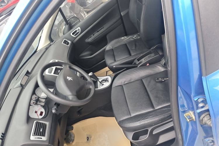 Used Peugeot 307 2008 Hatchback 1.6L Manual Deluxe Edition Left Front Seat