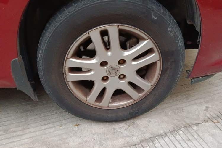 Used Peugeot 307 2008 Hatchback 2.0L Automatic Elegant Edition Right Front Wheel Hub