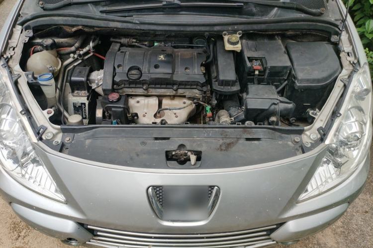Used Peugeot 307 2008 Hatchback 1.6L Automatic Deluxe Edition Engine Bay