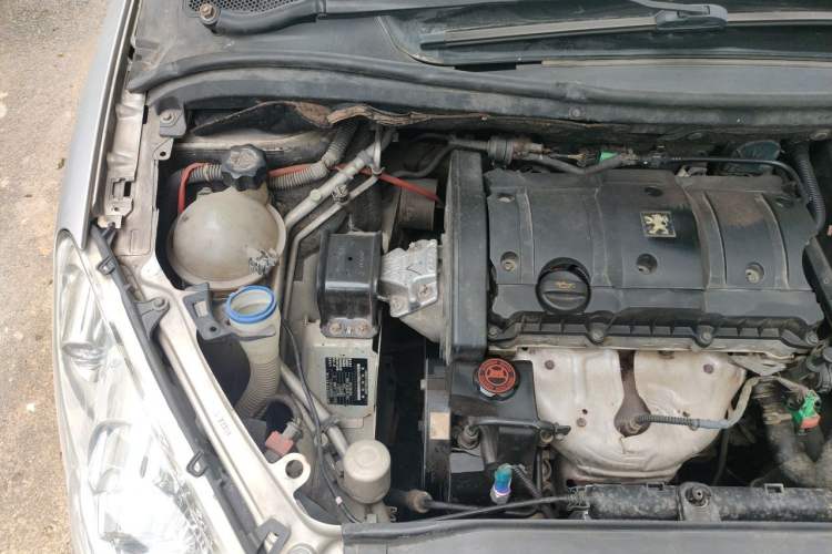 Used Peugeot 307 2008 Hatchback 1.6L Automatic Deluxe Edition Engine Bay Right