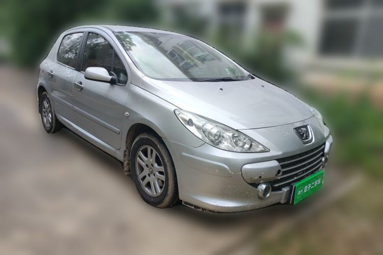 Used Peugeot 307 2008 Hatchback 1.6L Automatic Deluxe Edition Front Right 45 Deg