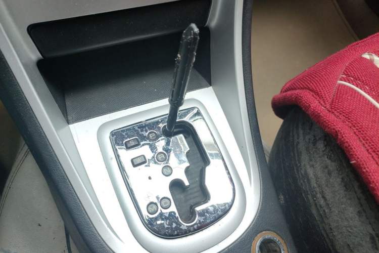 Used Peugeot 307 2008 Hatchback 1.6L Automatic Deluxe Edition Gear Lever