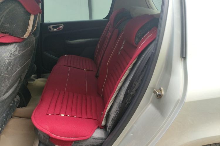 Used Peugeot 307 2008 Hatchback 1.6L Automatic Deluxe Edition Left Rear Seat