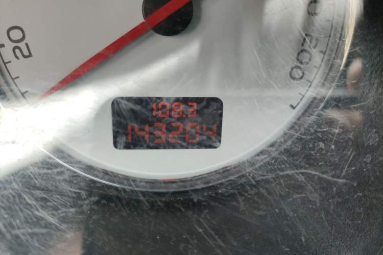 Used Peugeot 307 2008 Hatchback 1.6L Automatic Deluxe Edition Odometer Close Up