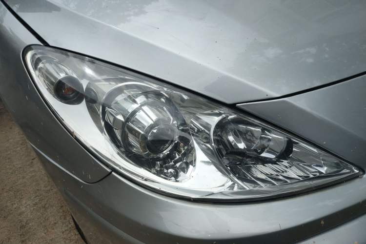 Used Peugeot 307 2008 Hatchback 1.6L Automatic Deluxe Edition Right Front Headlight