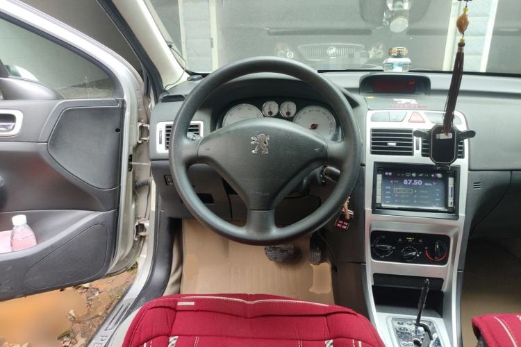 Used Peugeot 307 2008 Hatchback 1.6L Automatic Deluxe Edition Steering Wheel