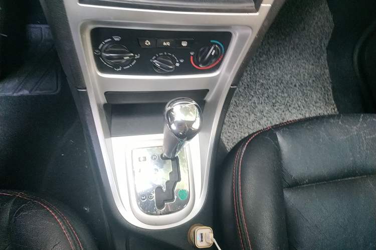 Used Peugeot 307 2009 Hatchback 1.6L Automatic Elite Edition Gear Lever