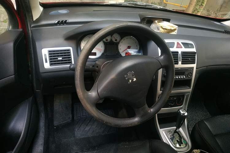 Used Peugeot 307 2009 Hatchback 1.6L Automatic Elite Edition Steering Wheel
