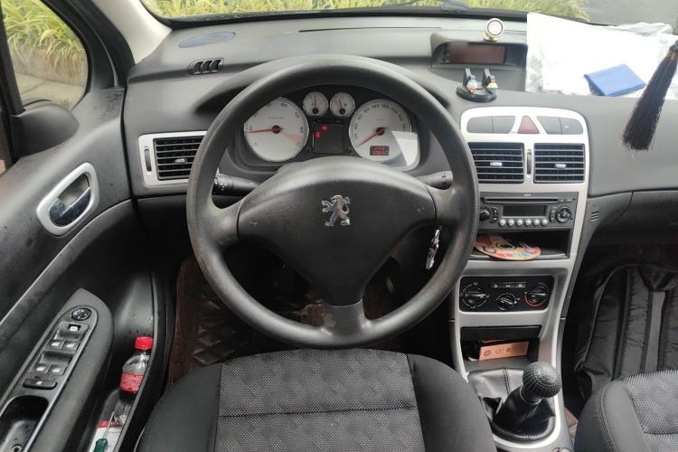 Used Peugeot 307 2009 Sedan 1.6L Manual Allure Edition Steering Wheel
