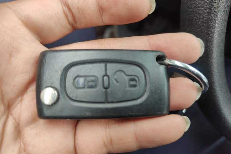 Used Peugeot 307 2009 Sedan 1.6L Manual Allure Edition Vehicle Key