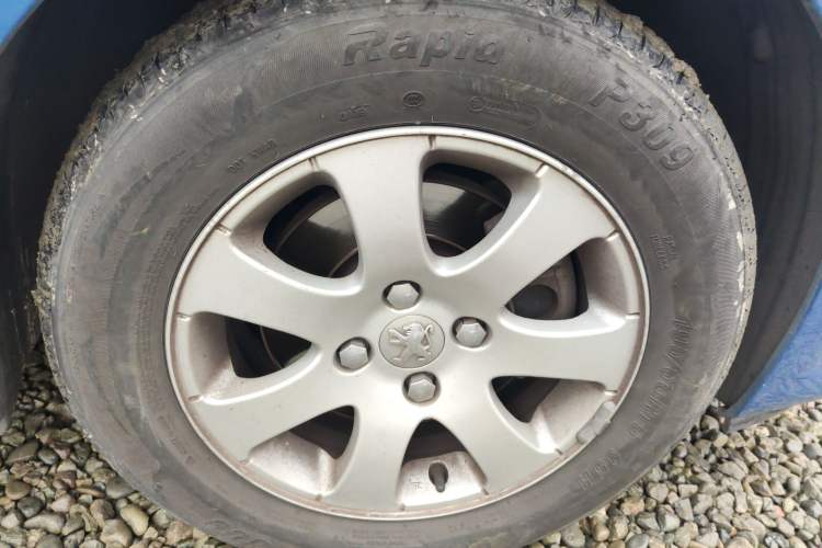 Used Peugeot 307 2010 Hatchback 1.6L Automatic Comfort Edition Right Front Wheel Hub