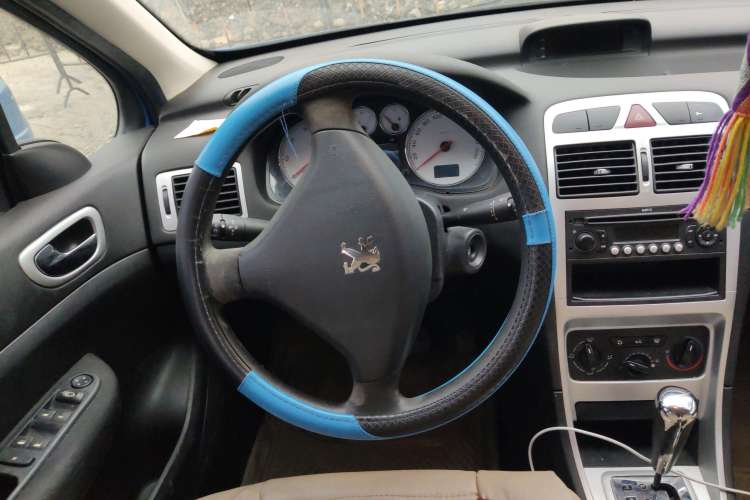 Used Peugeot 307 2010 Hatchback 1.6L Automatic Comfort Edition Steering Wheel
