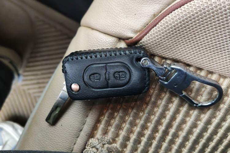 Used Peugeot 307 2010 Hatchback 1.6L Automatic Comfort Edition Vehicle Key