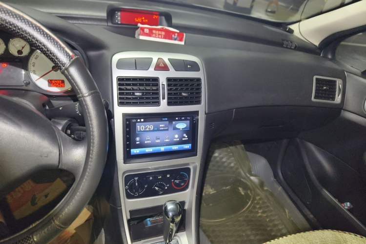Used Peugeot 307 2010 Hatchback 1.6L Automatic Comfort Edition Audio And AC Panel
