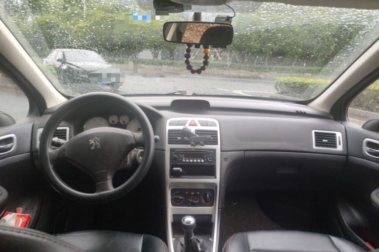 Used Peugeot 307 2010 Sedan 1.6L Manual Comfort Edition Center Console