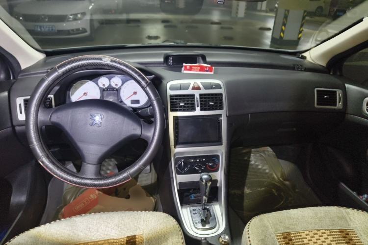 Used Peugeot 307 2010 Hatchback 1.6L Automatic Comfort Edition Center Console